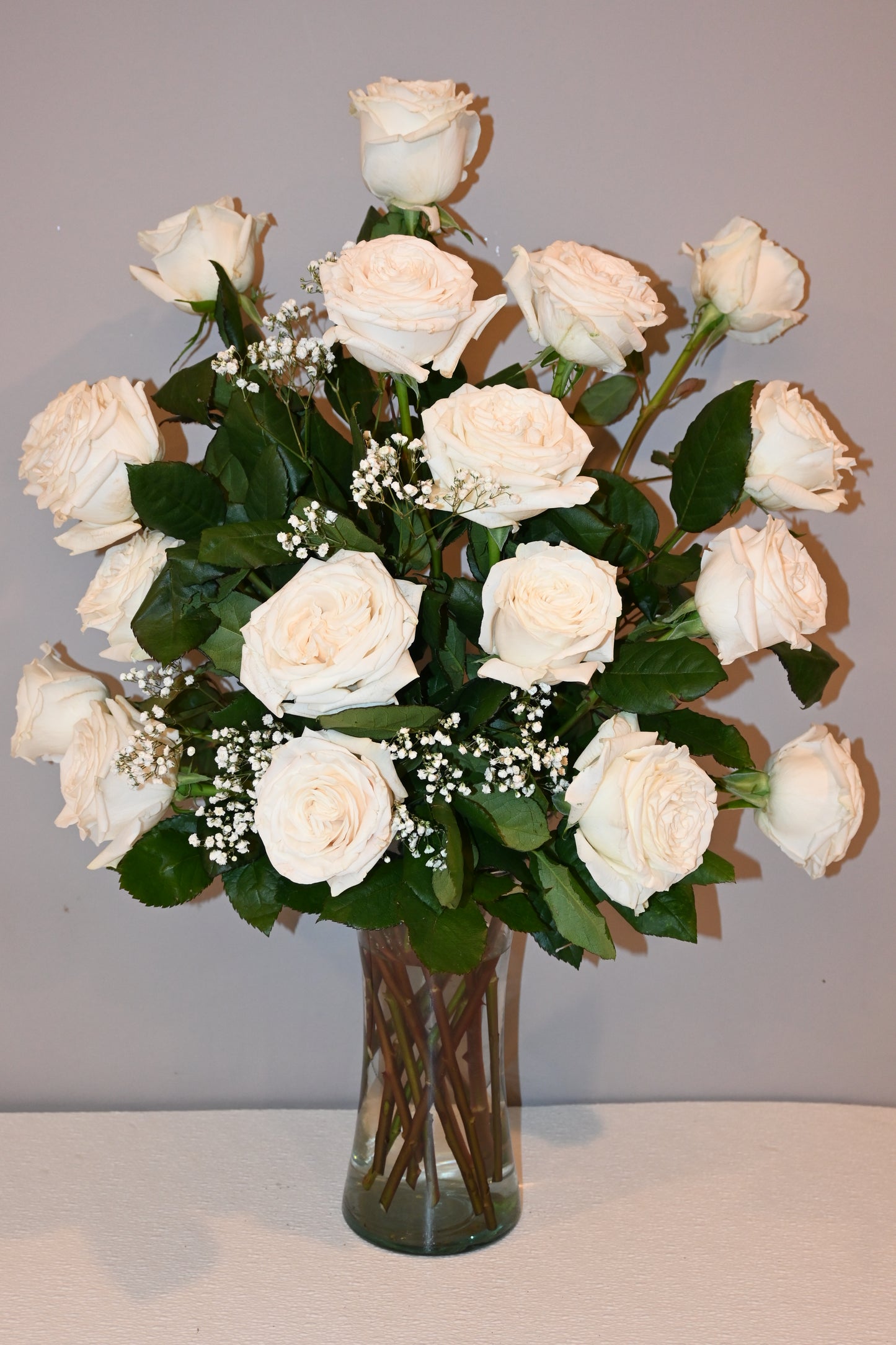 18 White roses